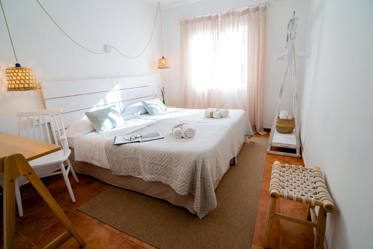 Hostal Sa Posada Set Cales Сьюдадела Экстерьер фото